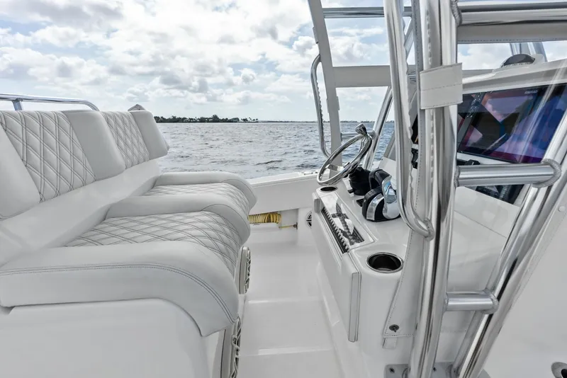 Slide: The Image of Invincible 33 Open Fisherman 2020 - 6021979