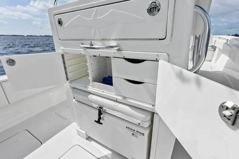 Slide: The Image of Invincible 33 Open Fisherman 2020 - 6021976