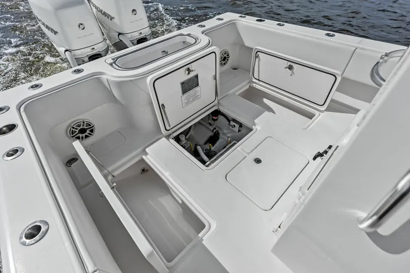 Slide: The Image of Invincible 33 Open Fisherman 2020 - 6021973