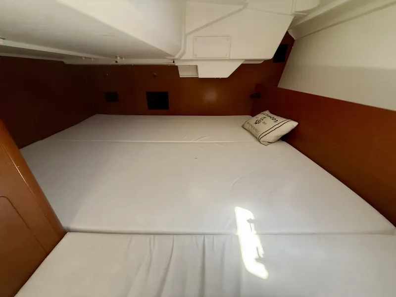 Slide: The Image of Beneteau 38 2016 - 6062629