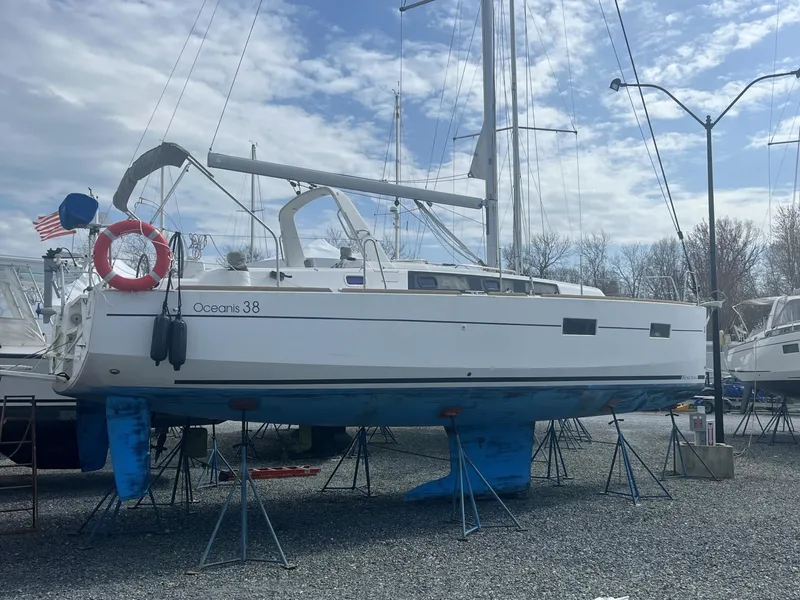 Slide: The Image of Beneteau 38 2016 - 6021122