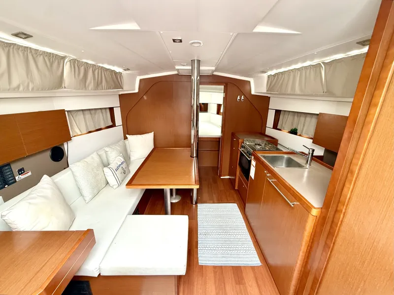 Slide: The Image of Beneteau 38 2016 - 7135261