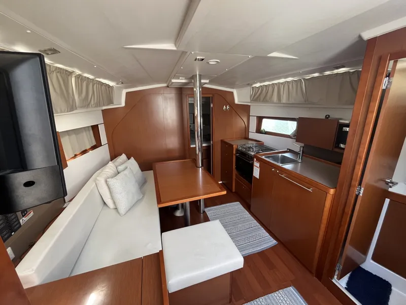 Slide: The Image of Beneteau 38.1 2016 - 6018294