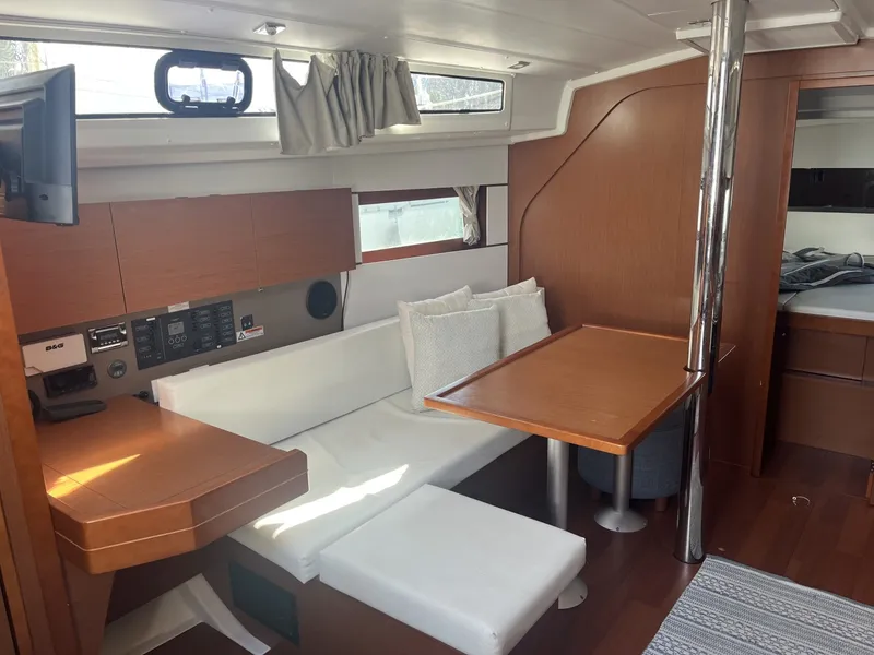 Slide: The Image of Beneteau 38.1 2016 - 6018295