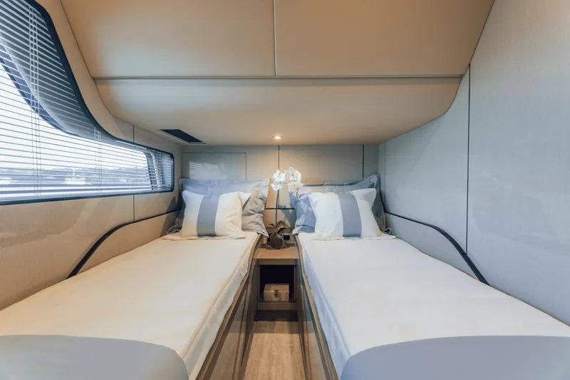 Slide: The Image of Cruisers 57 FLY 2026 - 6018700