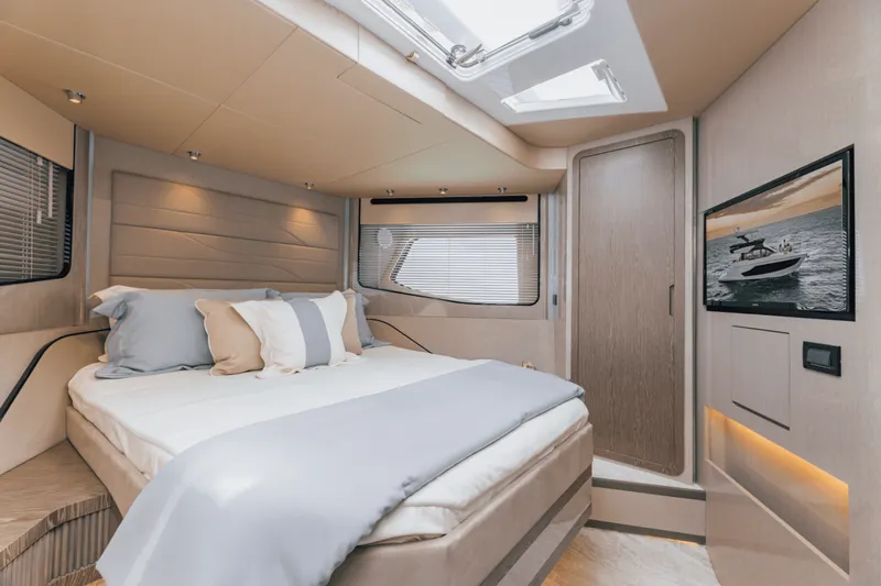 Slide: The Image of Cruisers 57 FLY 2026 - 6018702