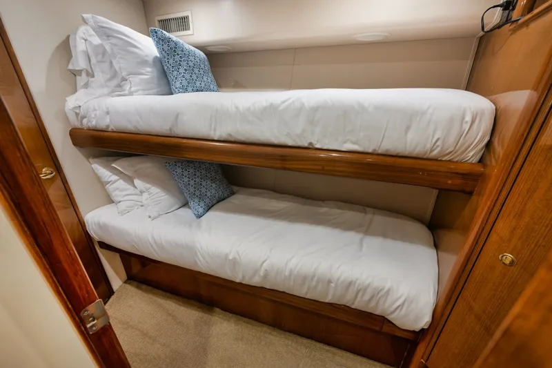 Slide: The Image of Viking 52 - THE HURRICANE - Guest Stateroom 2003 Viking 52 Convertible - THE HURRICANE  - 6018893