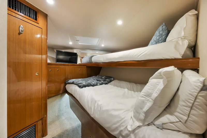 Slide: The Image of Viking 52 - THE HURRICANE - Guest Stateroom 2003 Viking 52 Convertible - THE HURRICANE  - 6018907