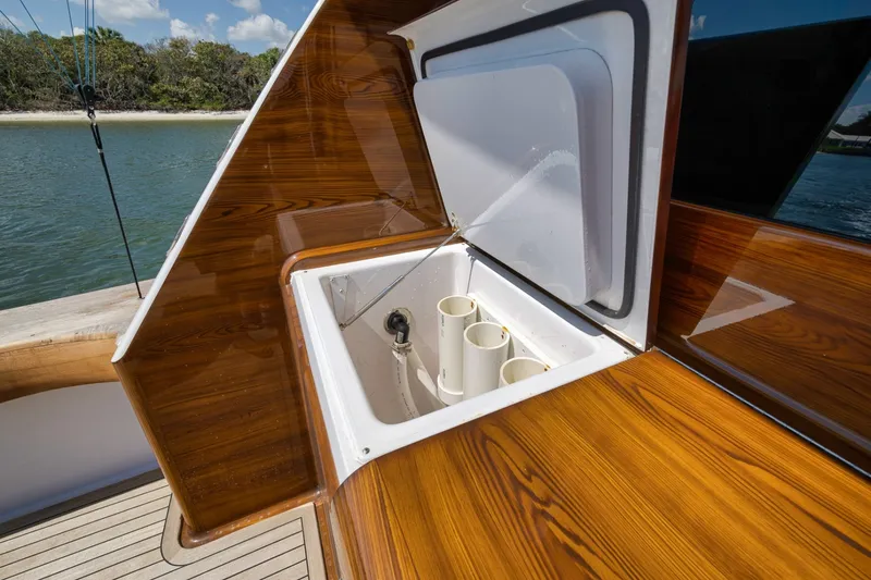 Slide: The Image of Viking 52 - THE HURRICANE - Cockpit 2003 Viking 52 Convertible - THE HURRICANE  - 6018859