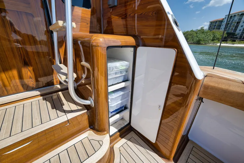 Slide: The Image of Viking 52 - THE HURRICANE - Cockpit 2003 Viking 52 Convertible - THE HURRICANE  - 6018869