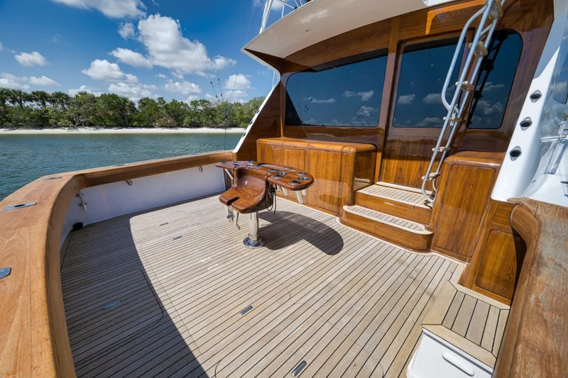 Slide: The Image of Viking 52 - THE HURRICANE - Cockpit 2003 Viking 52 Convertible - THE HURRICANE - 7866134