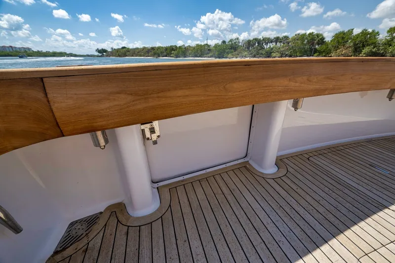 Slide: The Image of Viking 52 - THE HURRICANE - Cockpit Deck 2003 Viking 52 Convertible - THE HURRICANE - 7866140