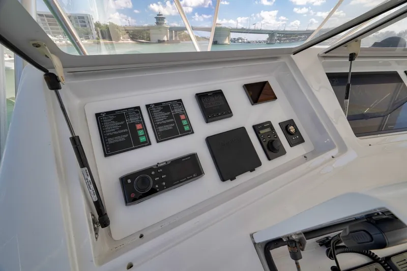 Slide: The Image of Viking 52 - THE HURRICANE - Flybridge Helm Station Electronics 2003 Viking 52 Convertible - THE HURRICANE - 7866151