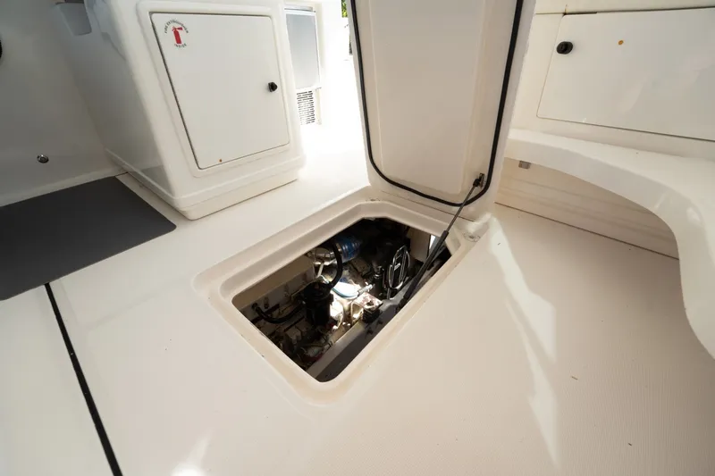 Slide: The Image of Tiara 4100 Open 2002 - 6019049