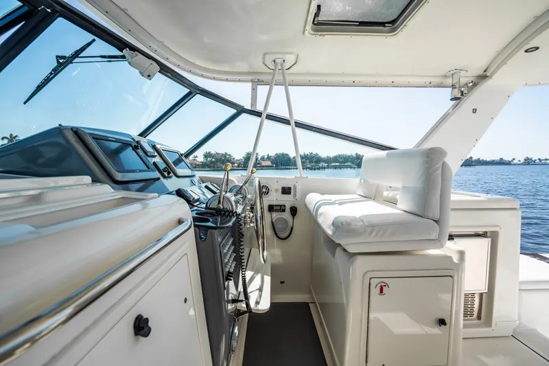 Slide: The Image of Tiara 4100 Open 2002 - 6019078