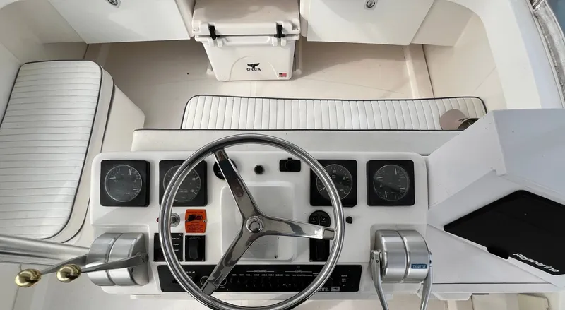 Slide: The Image of Luhrs 40 Convertible 2003 - 6019130