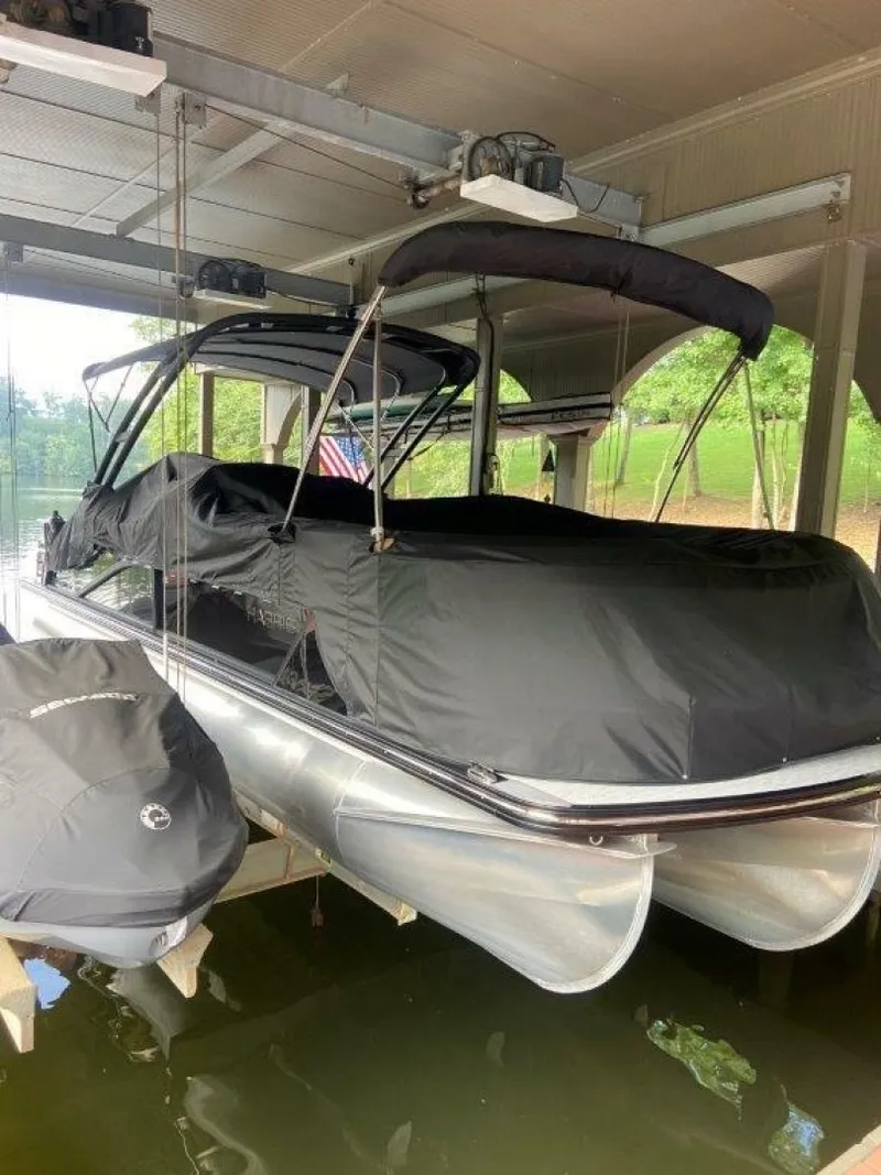 Slide: The Image of Harris 25 2023 - 6019624