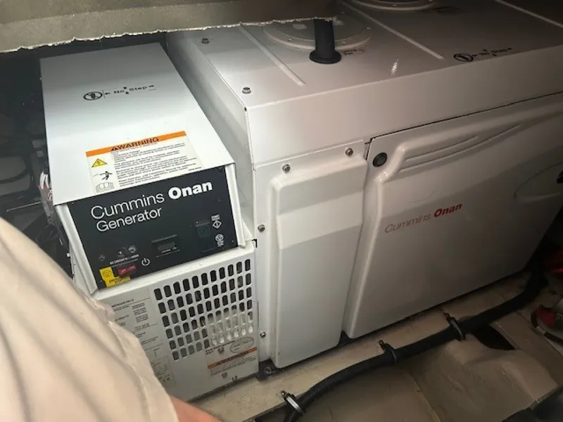 Slide: The Image of Sea Ray 460 FLY 2017 - 6020001