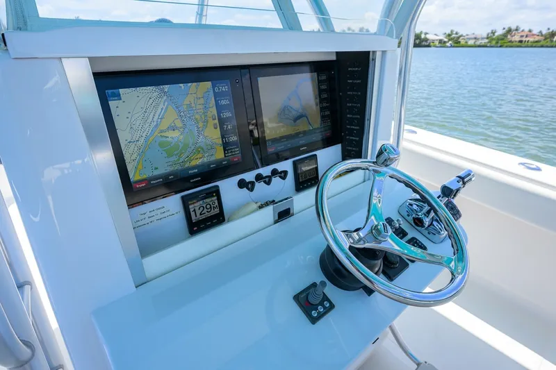 Slide: The Image of Bahama 41 - Exterior Helm 2013 Bahama 41 Center Console - 7649334