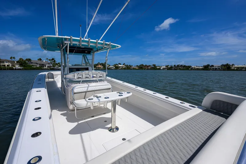 Slide: The Image of Bahama 41 - Exterior Cockpit 2013 Bahama 41 Center Console - 6020064