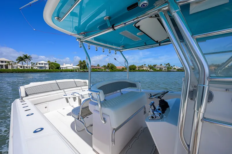 Slide: The Image of Bahama 41 - Exterior Helm 2013 Bahama 41 Center Console - 7649338