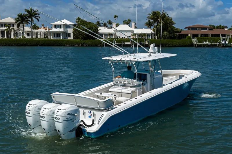 Slide: The Image of Bahama 41 - Exterior Profile 2013 Bahama 41 Center Console - 6020087