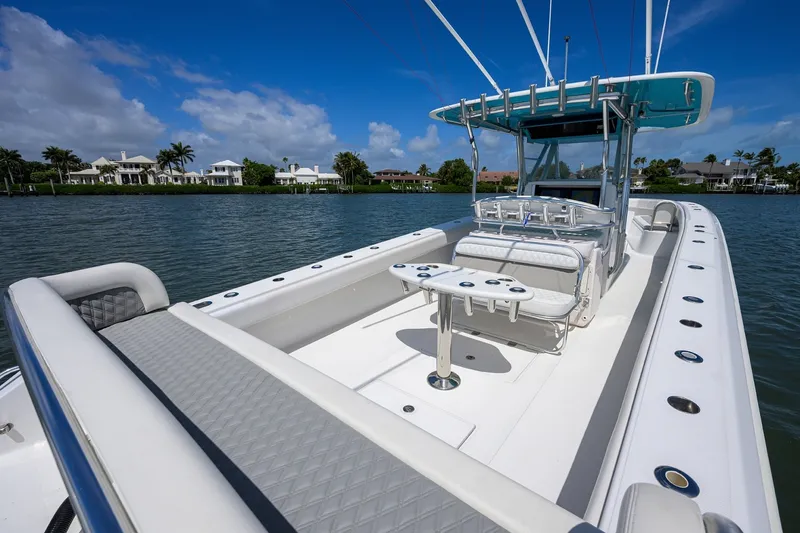 Slide: The Image of Bahama 41 - Exterior Cockpit 2013 Bahama 41 Center Console - 7649321