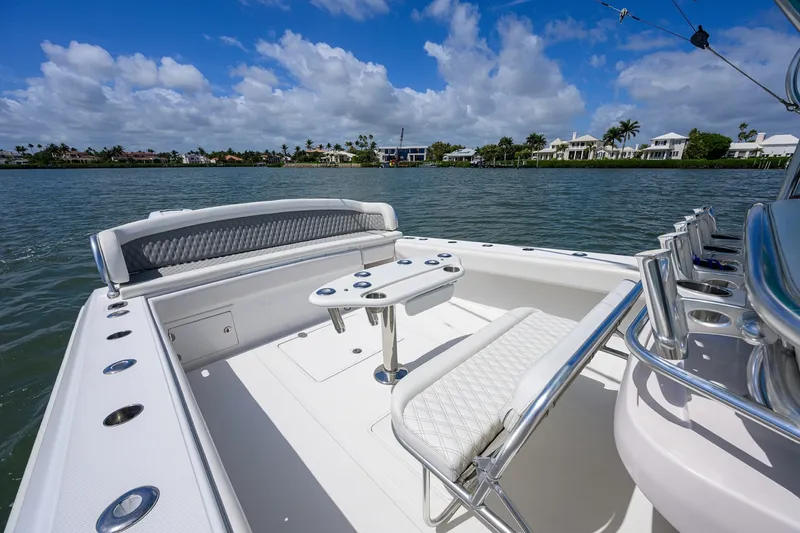 Slide: The Image of Bahama 41 - Exterior Cockpit 2013 Bahama 41 Center Console - 6020061