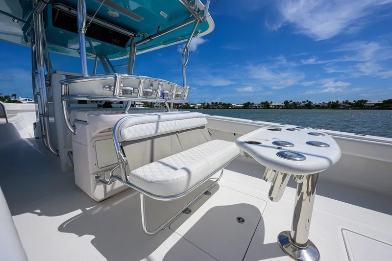 Slide: The Image of Bahama 41 - Exterior Cockpit 2013 Bahama 41 Center Console - 7649323