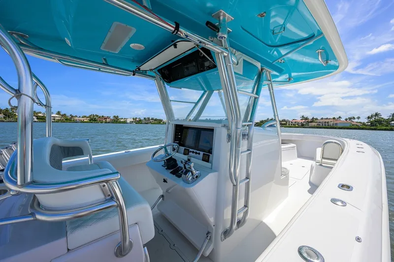 Slide: The Image of Bahama 41 - Exterior Helm 2013 Bahama 41 Center Console - 7649337