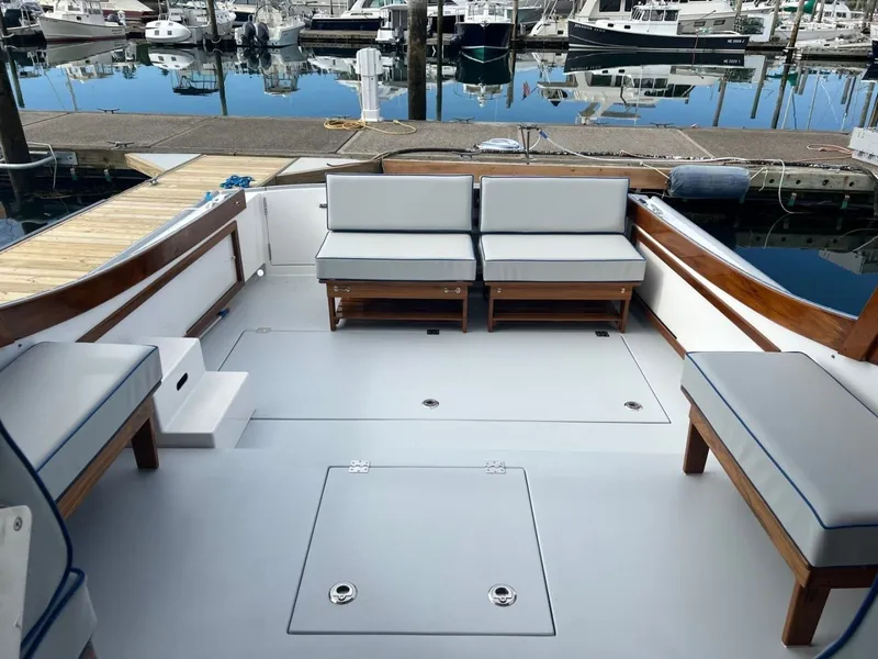 Slide: The Image of Imgi_37_2021 Ellis 36 Express Cruiser Power 10135478 20260401140230440 27 - 6020647