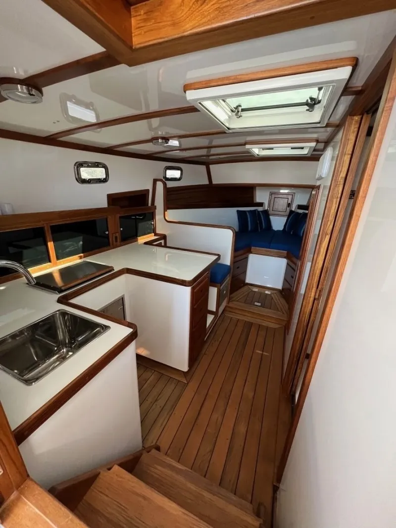 Slide: The Image of Imgi_27_2021 Ellis 36 Express Cruiser Power 10135478 20260401140230346 17 - 6020635