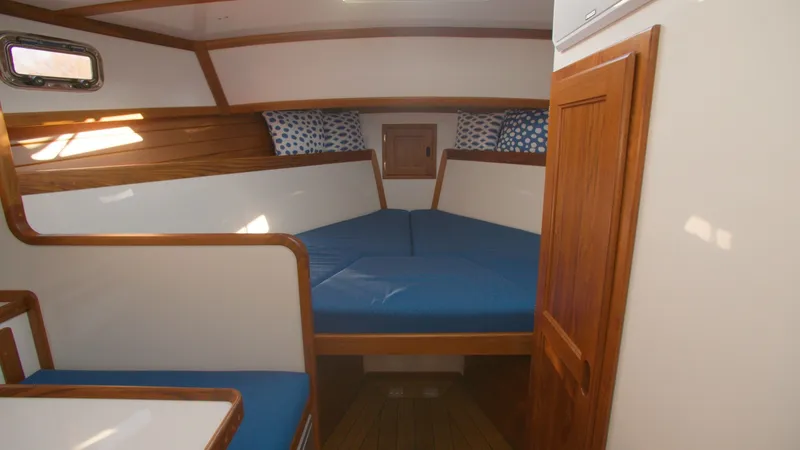 Slide: The Image of Imgi_30_2021 Ellis 36 Express Cruiser Power 10135478 20260401140230376 20 - 6020666