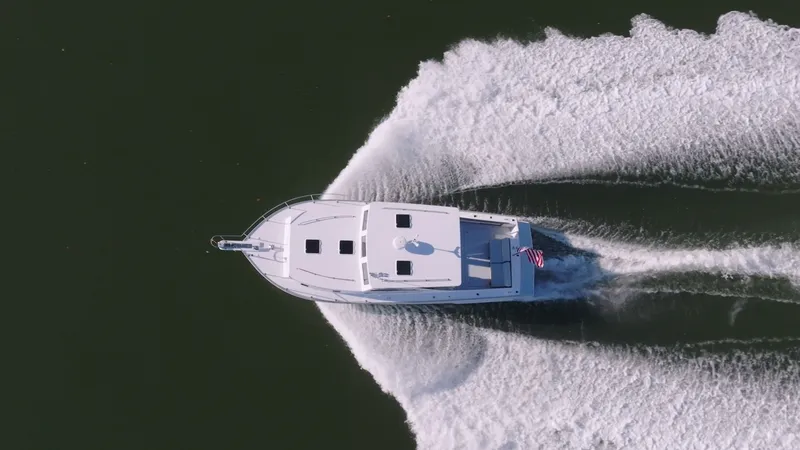 Slide: The Image of Imgi_15_2021 Ellis 36 Express Cruiser Power 10135478 20260401140230233 5 - 6020660