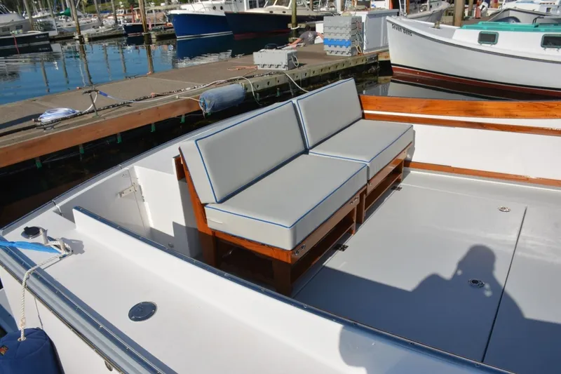 Slide: The Image of Imgi_21_2021 Ellis 36 Express Cruiser Power 10135478 20260401140230291 11 - 6020658