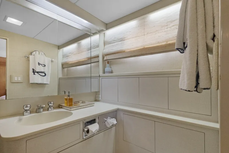 Slide: The Image of Burger 95 1985 - 6027562