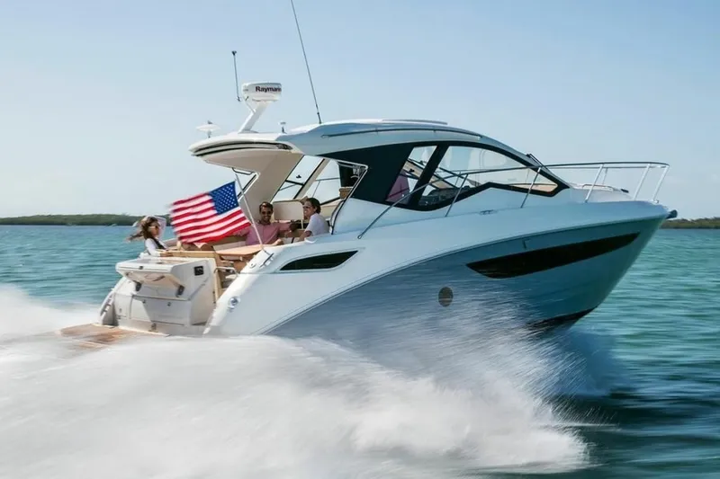 Slide: The Image of Sea Ray 35 2018 - 6023795