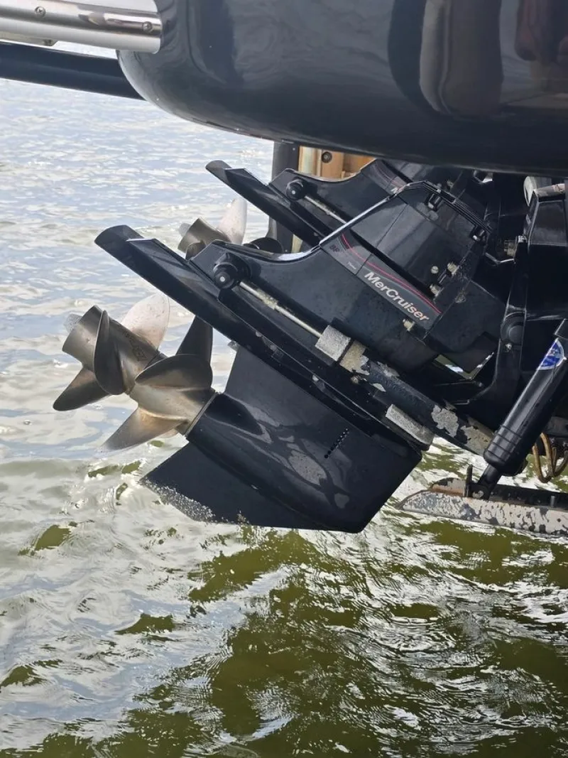 Slide: The Image of Sea Ray 35 2018 - 6023799