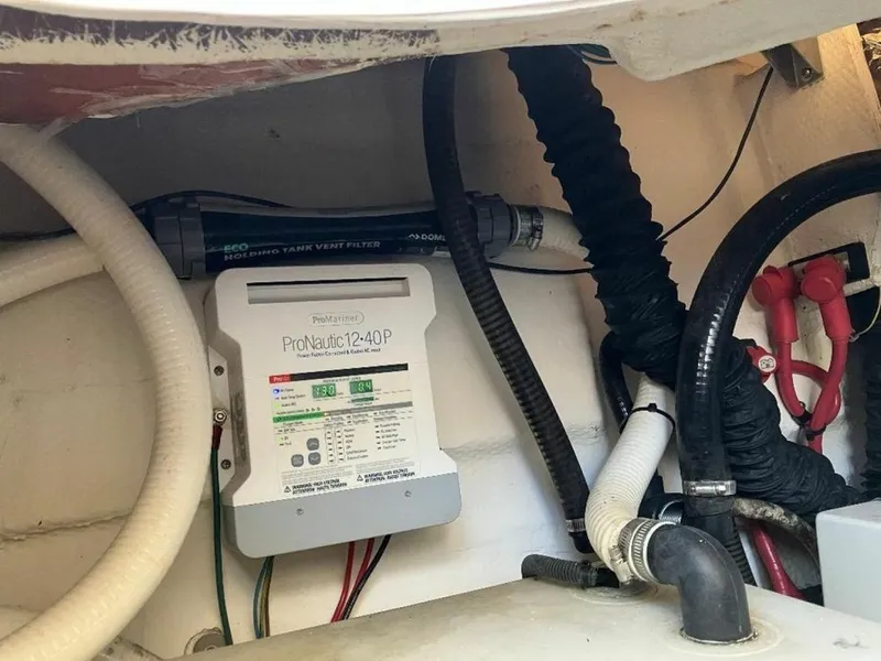 Slide: The Image of Sea Ray 35 2018 - 6023825