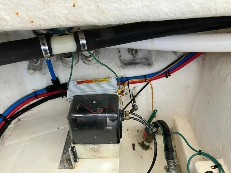 Slide: The Image of Sea Ray 35 2018 - 6023826