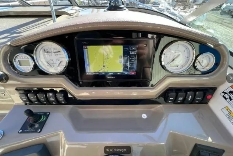 Slide: The Image of Sea Ray 35 2018 - 6023838