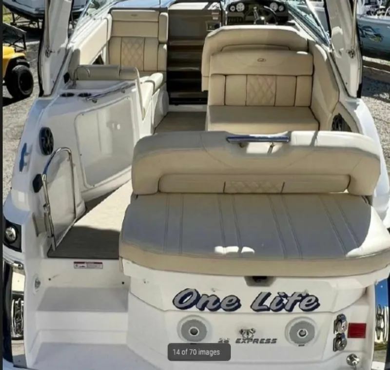 Slide: The Image of Sea Ray 35 2018 - 6023844