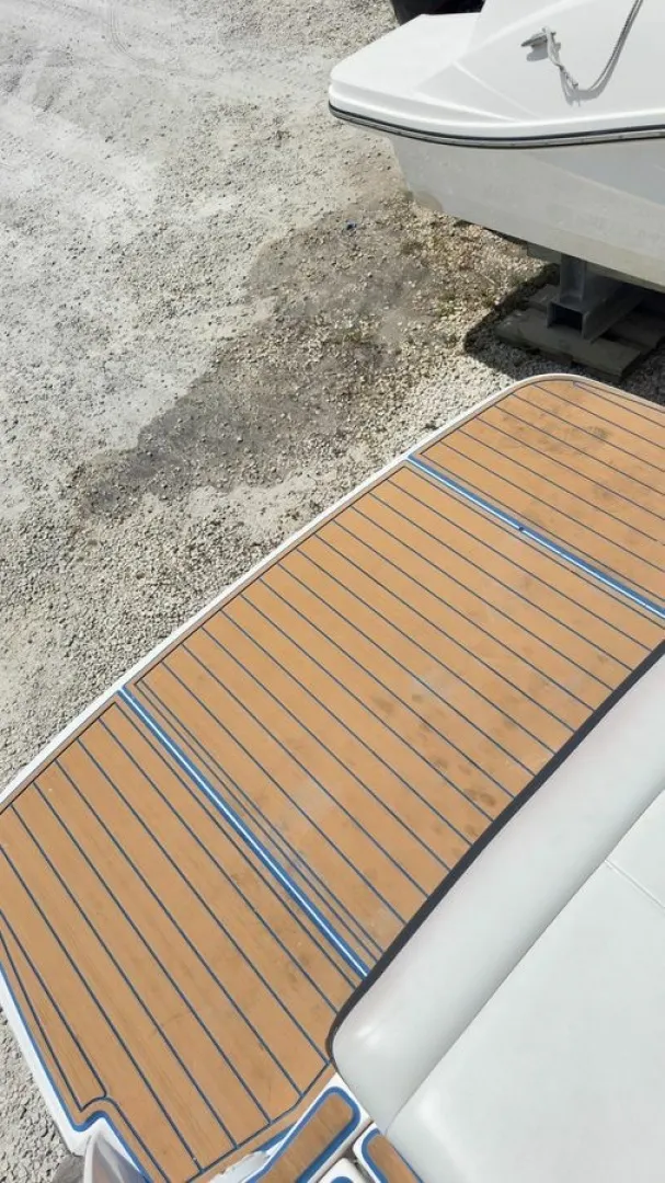 Slide: The Image of Sea Ray 35 2018 - 6023850