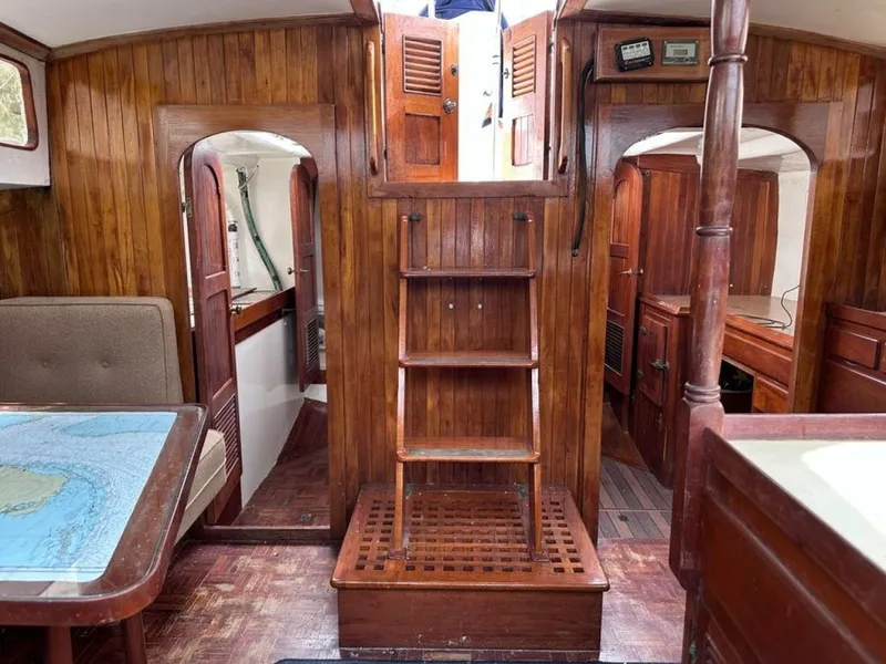 Slide: The Image of Sea Ray 35 2018 - 6023860