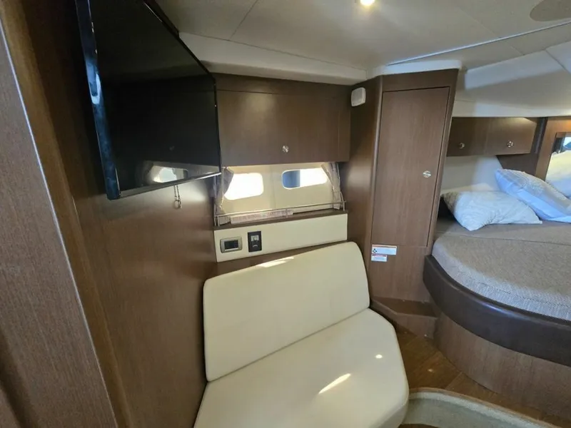 Slide: The Image of Sea Ray 35 2018 - 6023863