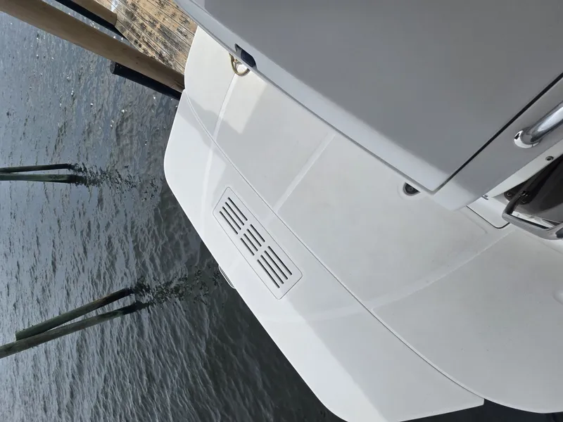 Slide: The Image of Sea Ray 350 Sundancer Coupe 2018 - 6780415