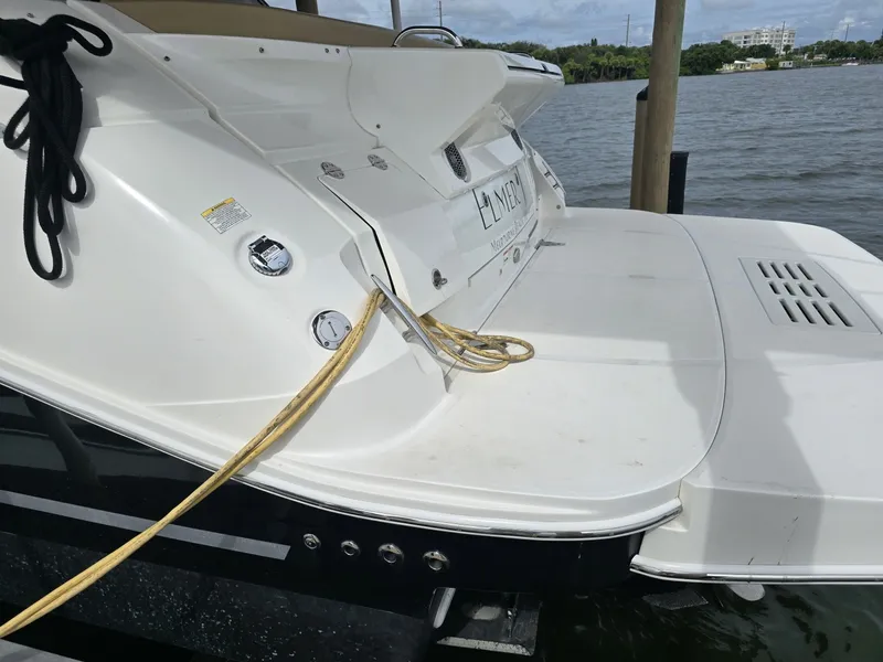 Slide: The Image of Sea Ray 350 Sundancer Coupe 2018 - 6780431