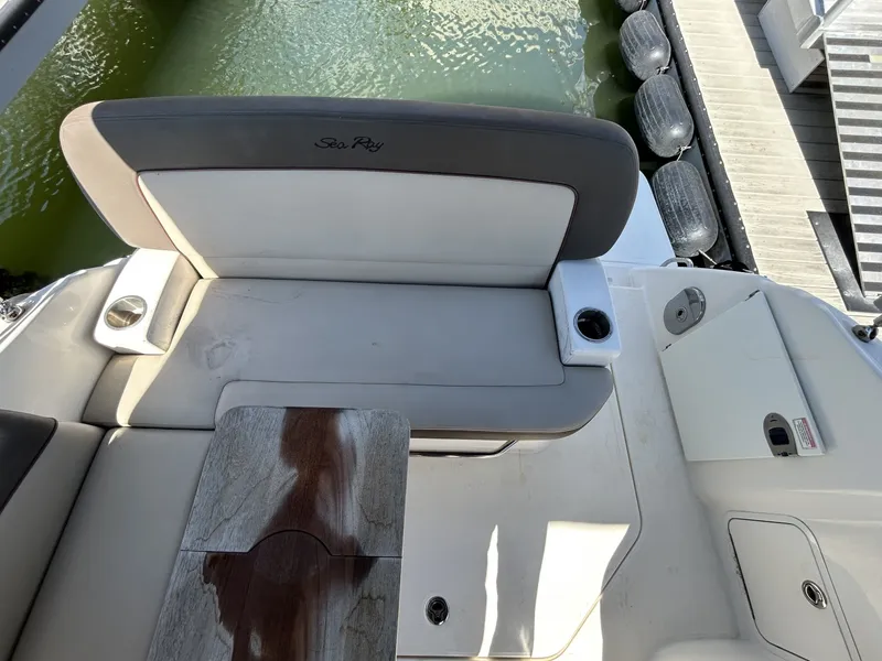 Slide: The Image of Sea Ray 26 2014 - 6021047