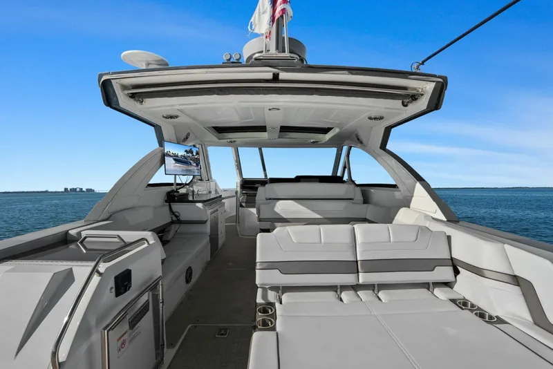 Slide: The Image of 2023 Formula 38 Super Sport Crossover - Bada Beng - 6021462