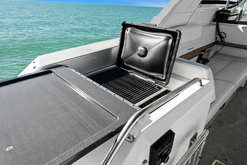 Slide: The Image of 2023 Formula 38 Super Sport Crossover - Bada Beng - 6021468